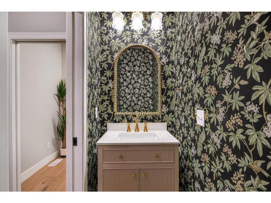 5319 Glenwood Avenue Golden Valley MN 55422 7075537 image10