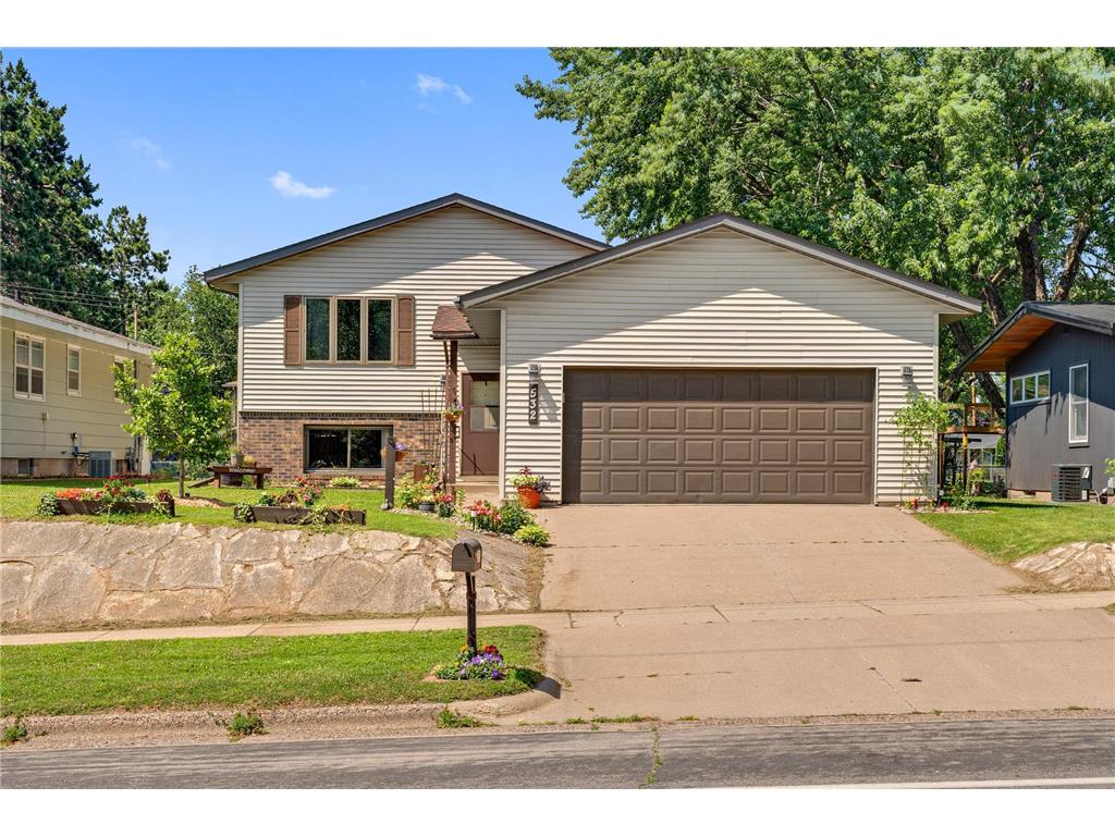 532 S 7th Street La Crescent MN 55947 6742466 image1