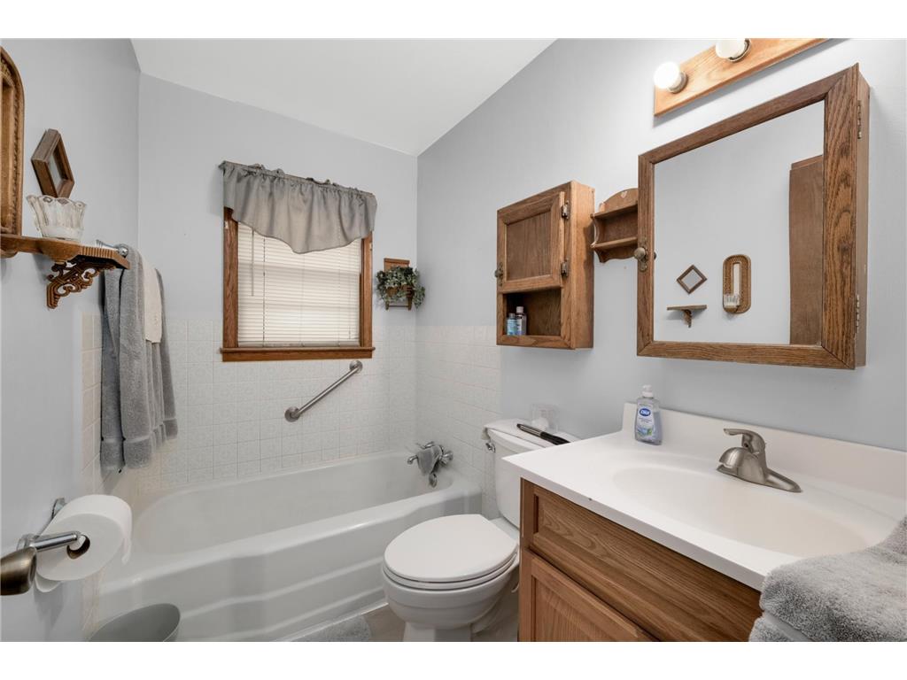 5323 6th Street NE Fridley MN 55421 7066410 image8