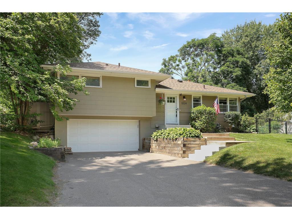 5324 Holiday Road Minnetonka MN 55345 6586905 image1