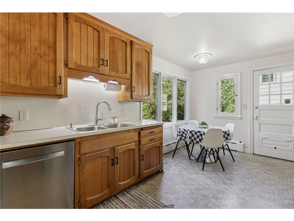 5324 Russell Avenue S Minneapolis MN 55410 - Minnehaha Creek 6794318 image22