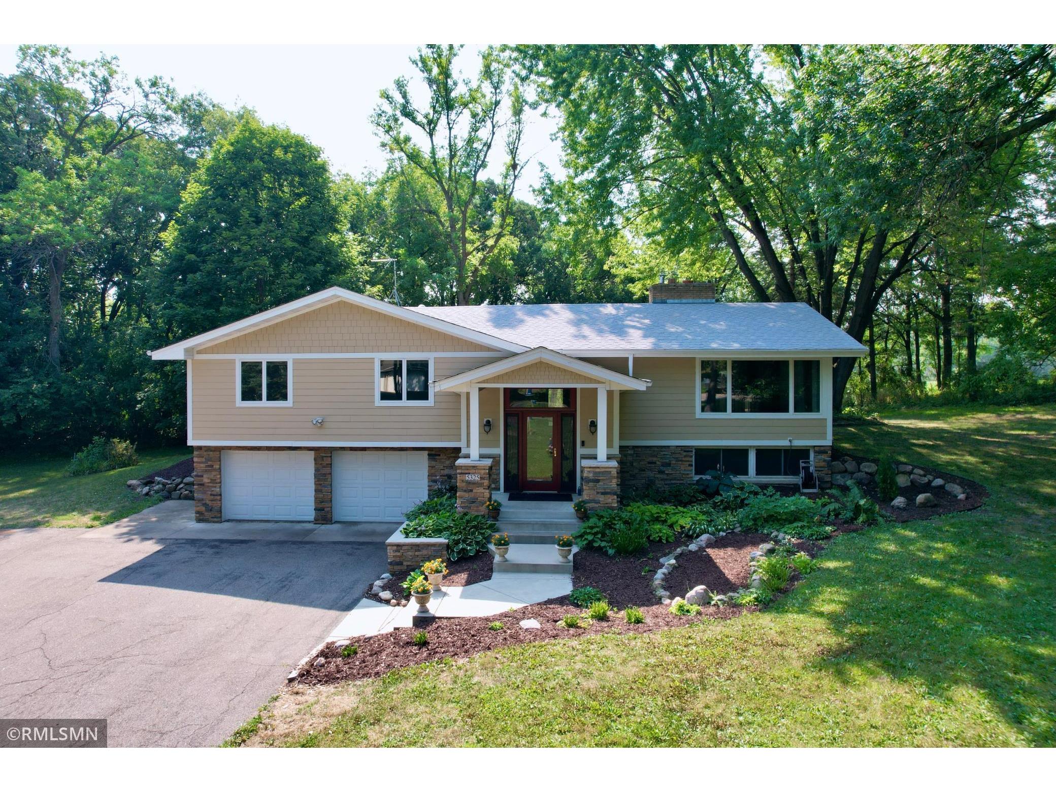 5325 Lee Circle Shorewood MN 55331 - Lake Minnetonka 6070335 image1