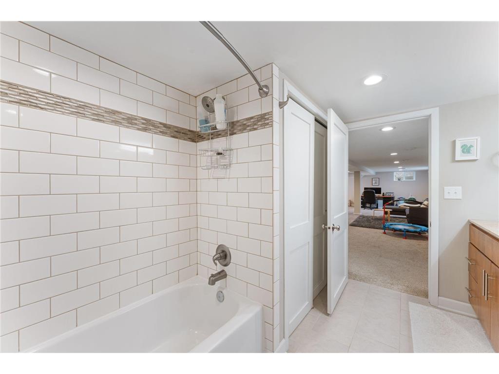 5325 Twin Lake Boulevard E Brooklyn Center MN 55429 - Upper Twin Lake 6822813 image31