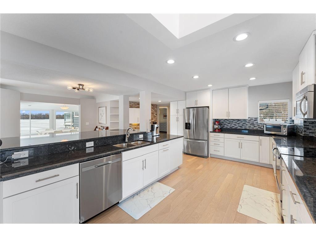 5325 Twin Lake Boulevard E Brooklyn Center MN 55429 - Upper Twin Lake 6822813 image8