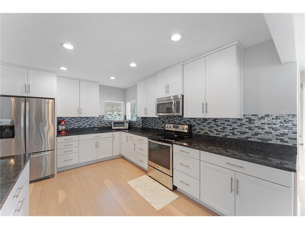 5325 Twin Lake Boulevard E Brooklyn Center MN 55429 - Upper Twin Lake 6822813 image9