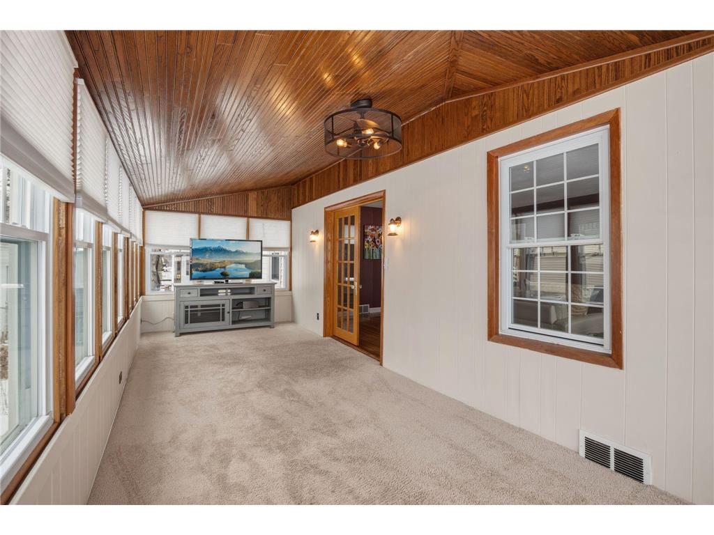 5325 W Bald Eagle Boulevard White Bear Twp MN 55110 - Bald Eagle 7022880 image8