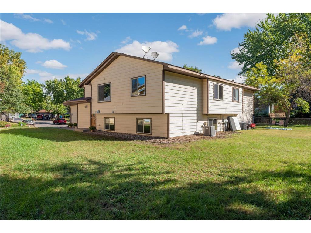 5327 Angeline Avenue N Crystal MN 55429 6545969 image1