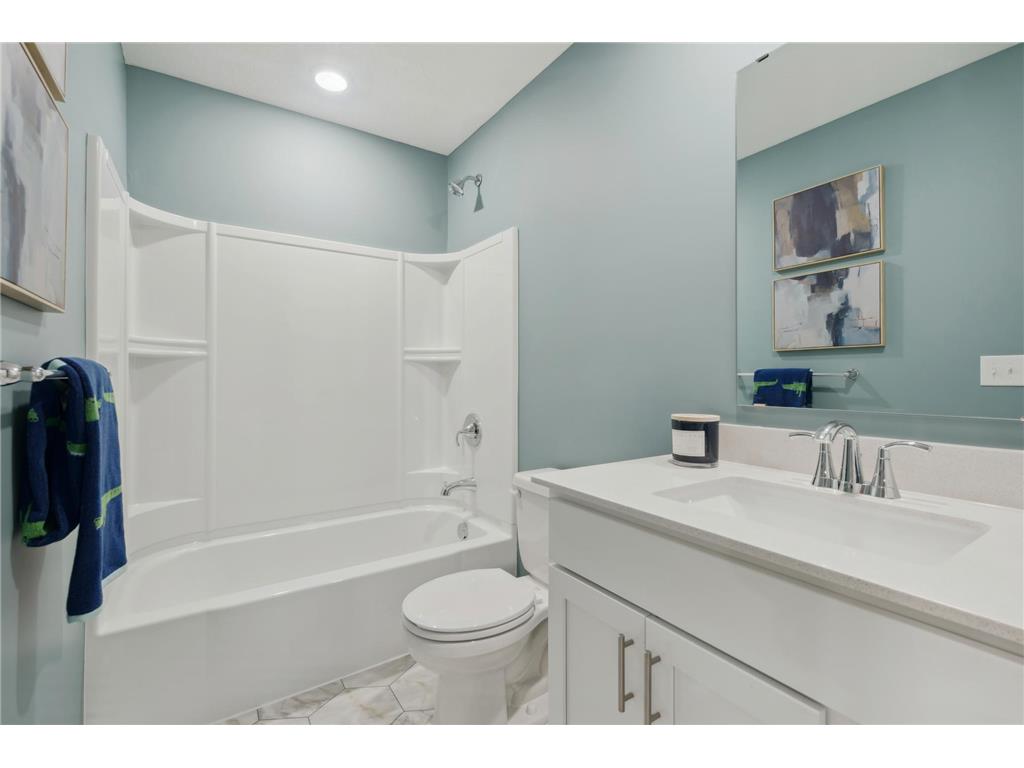 5329 Long Pointe Pass Woodbury MN 55129 7063425 image16