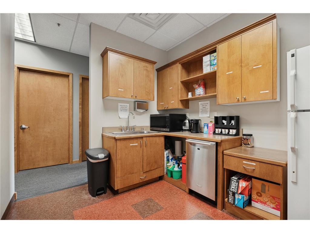 533 Hayward Avenue N Oakdale MN 55128 7024171 image9