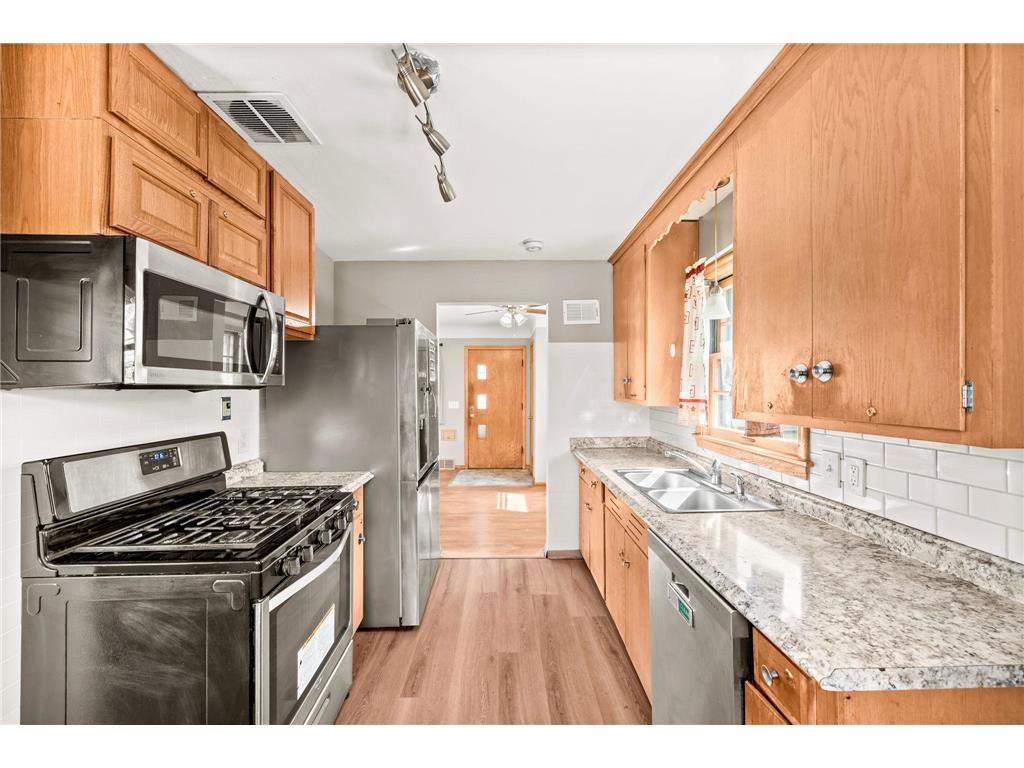 5333 James Avenue N Brooklyn Center MN 55430 7065210 image3