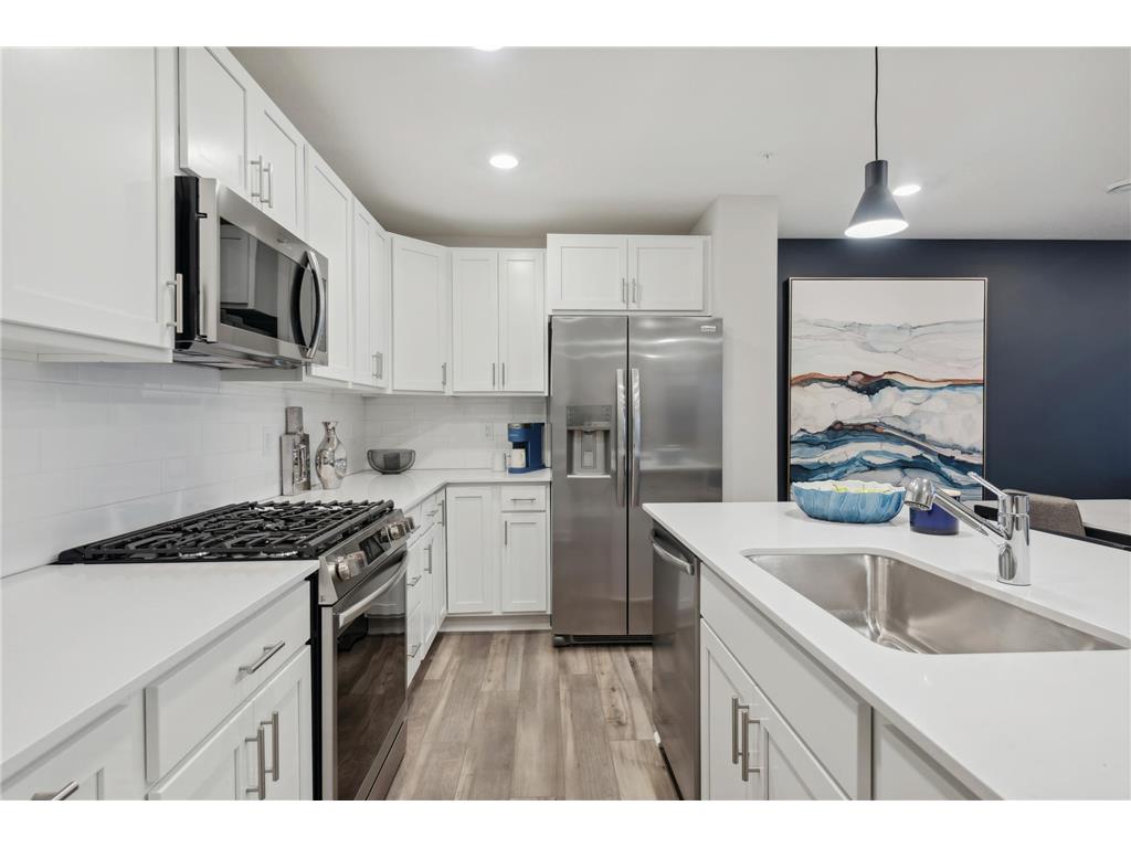 5337 Long Pointe Pass Woodbury MN 55129 7059560 image3