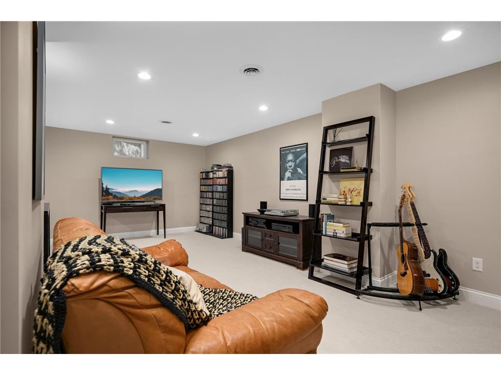 5337 Whiting Avenue Edina MN 55439 7084689 image17