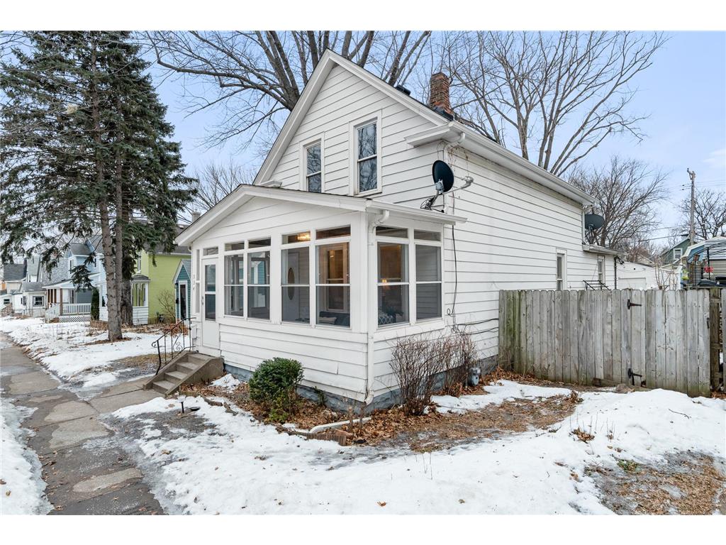 534 Thomas Avenue Saint Paul MN 55103 7006399 image2