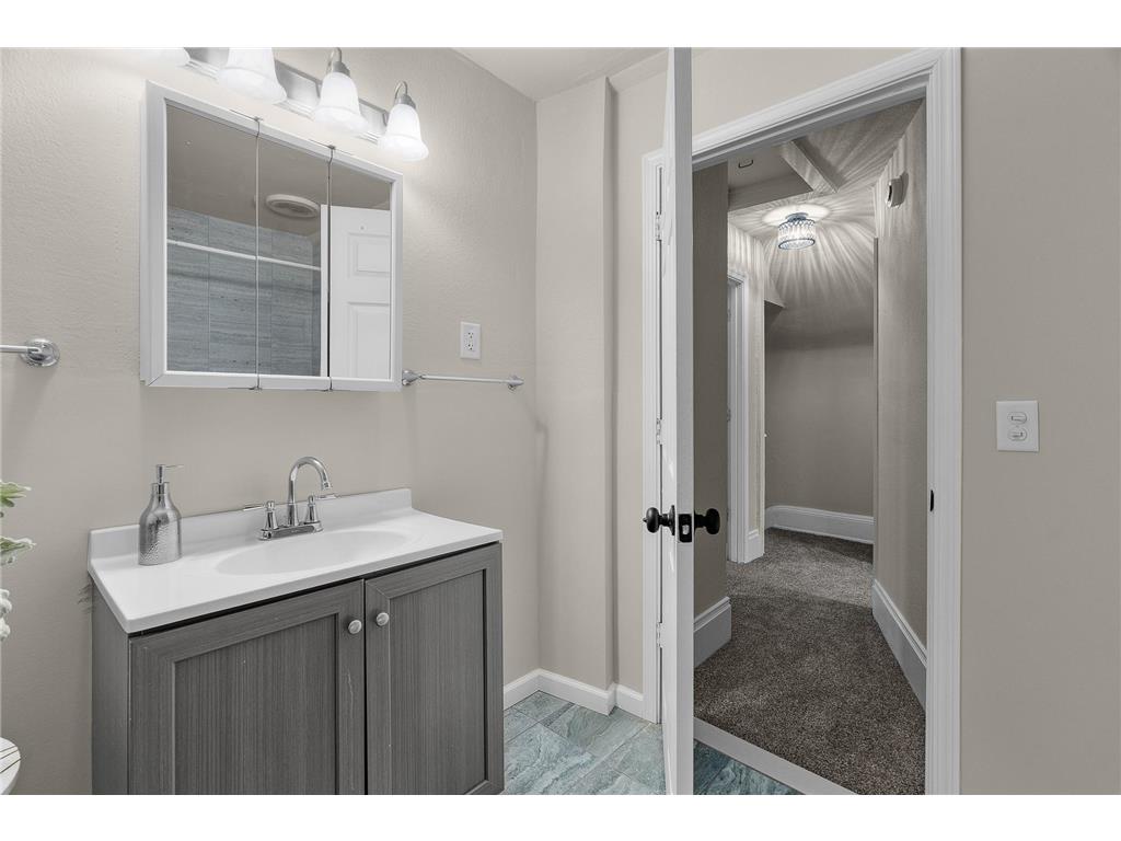 534 Thomas Avenue Saint Paul MN 55103 7006399 image32