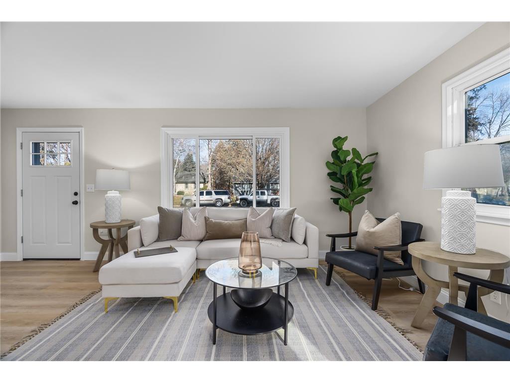 5341 Lakeside Avenue N Crystal MN 55429 6463040 image1