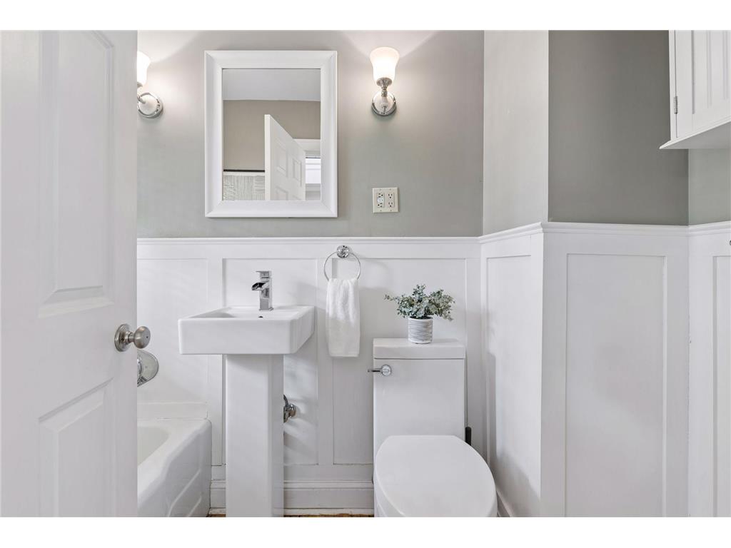 5348 Abbott Avenue S Minneapolis MN 55410 7067027 image24