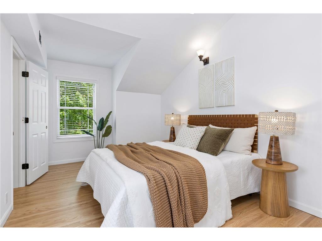 5348 Abbott Avenue S Minneapolis MN 55410 7067027 image25