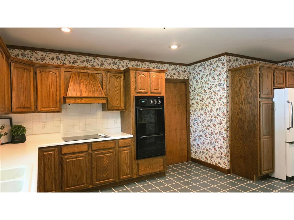 535 W 1st Street Cottonwood MN 56229 7051361 image3