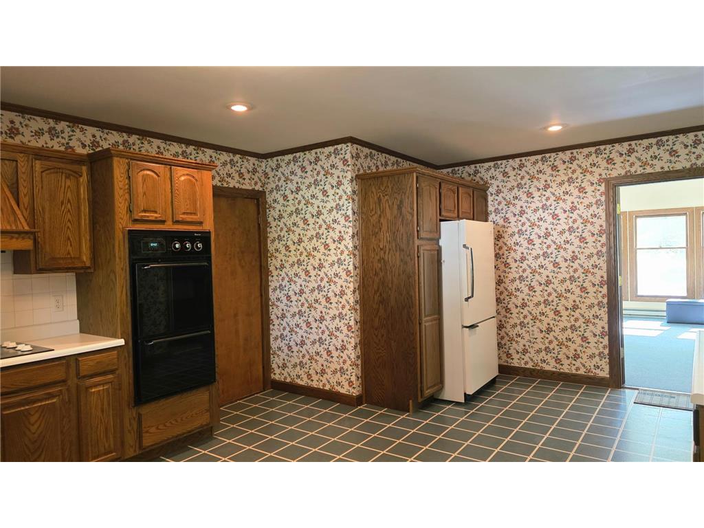 535 W 1st Street Cottonwood MN 56229 7051361 image4