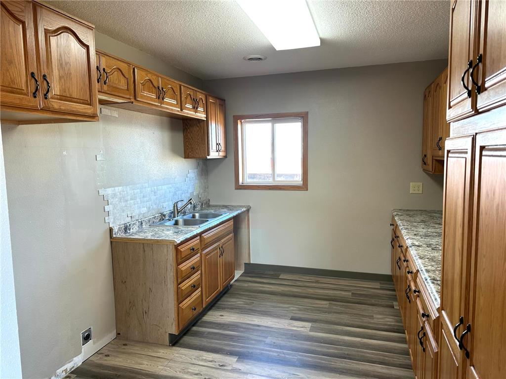 525 W Main Le Roy MN 55961 7056659 image18