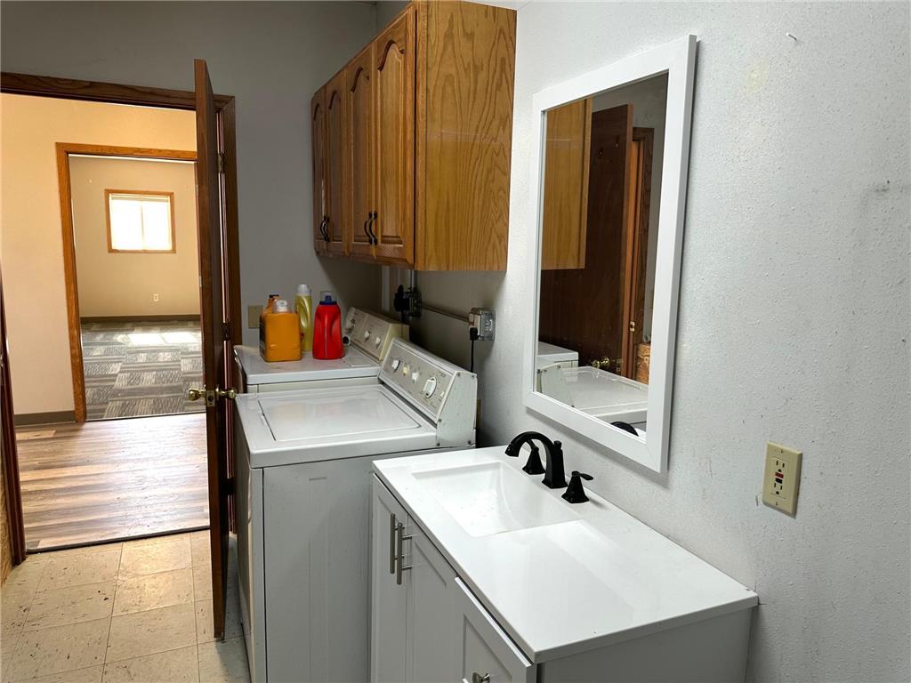 525 W Main Le Roy MN 55961 7056659 image26