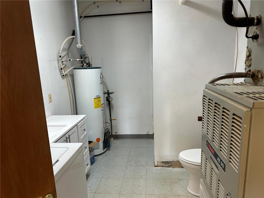 525 W Main Le Roy MN 55961 7056659 image27