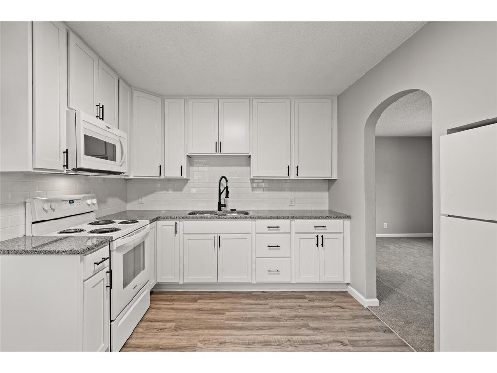 5353 Jackson Drive Mounds View MN 55112 6643509 image1