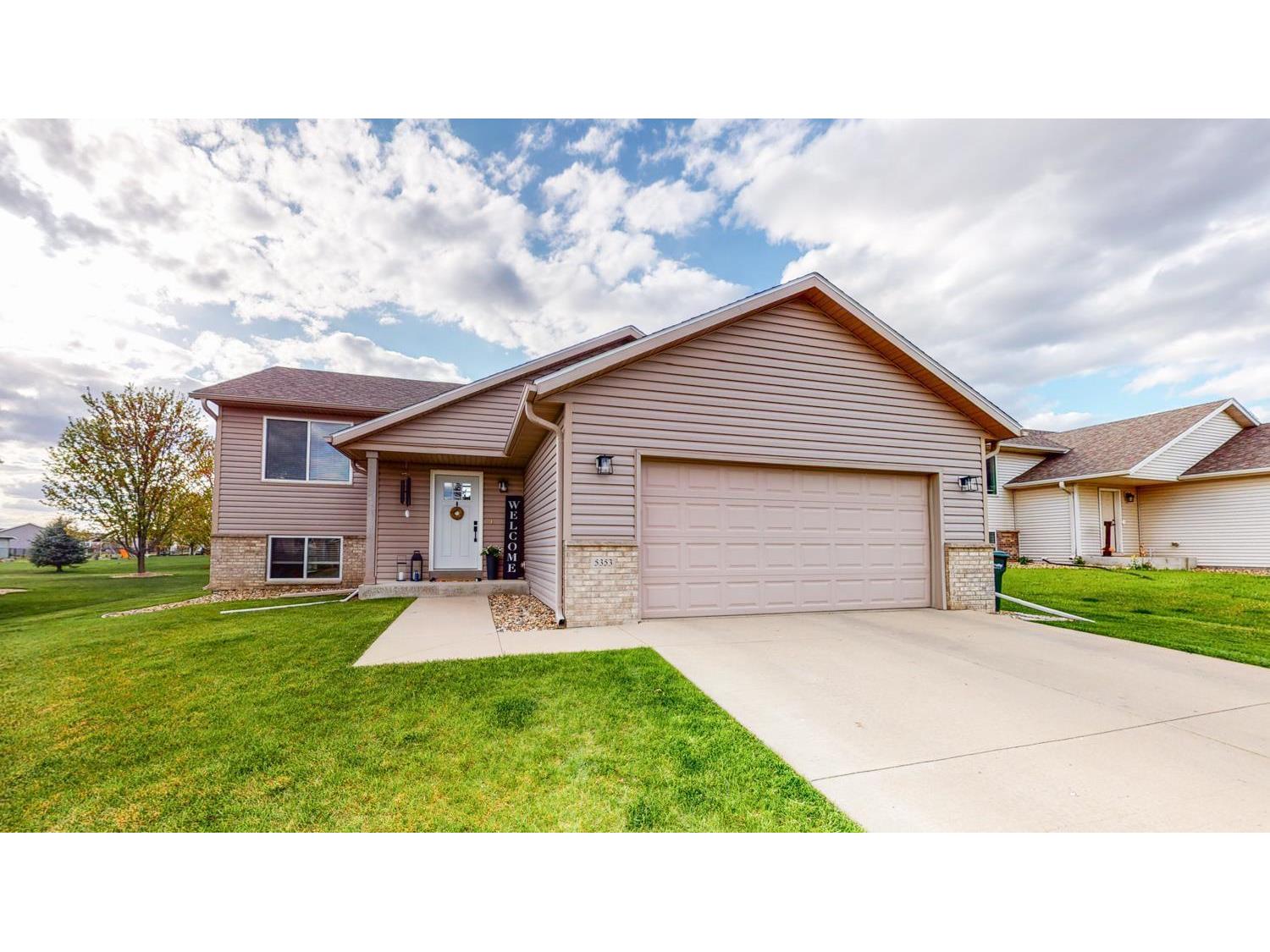 5353 Ridgeview Drive NW, Rochester, MN 55901 MLS 5755421 Edina Realty