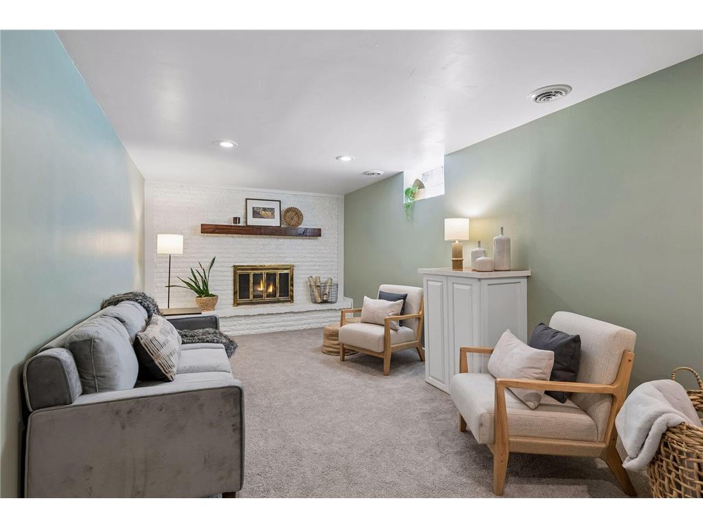 5358 Altura Road NE Fridley MN 55421 7105559 image26