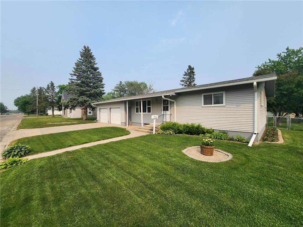 536 2nd Avenue NE Perham MN 56573 6386133 image1