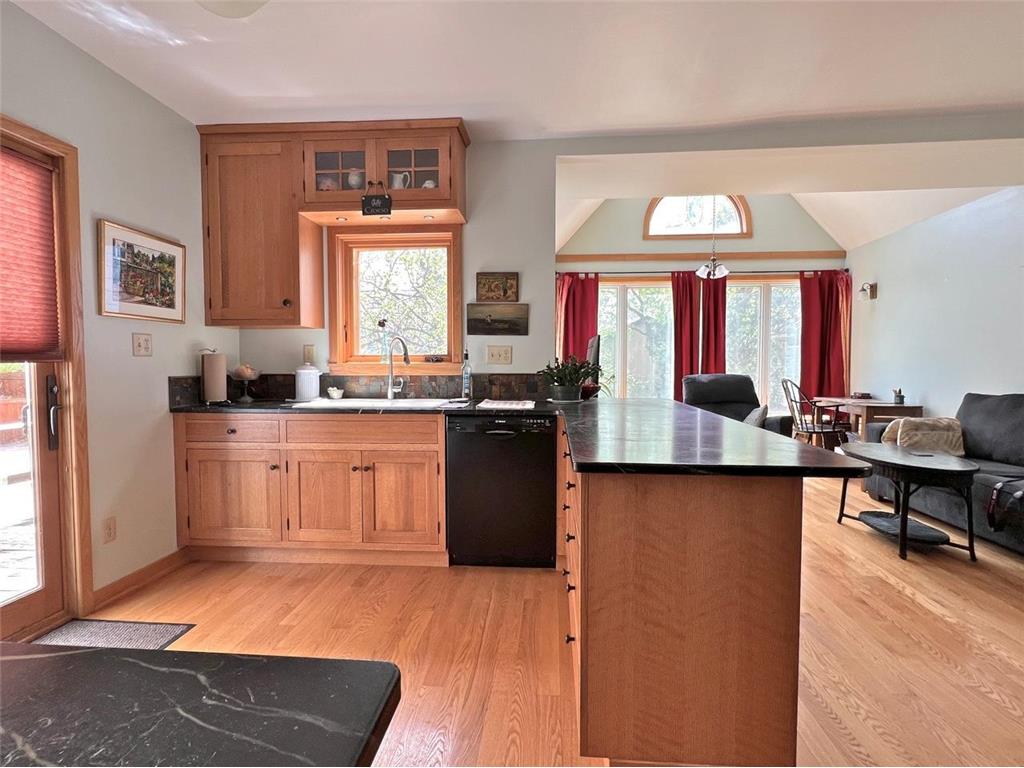 536 Dayton Avenue Saint Paul MN 55102 7025582 image4