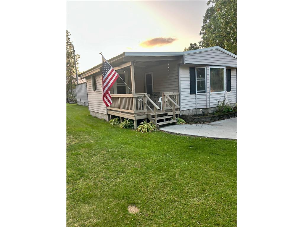 537 2nd Street Greenbush MN 56726 6793862 image1