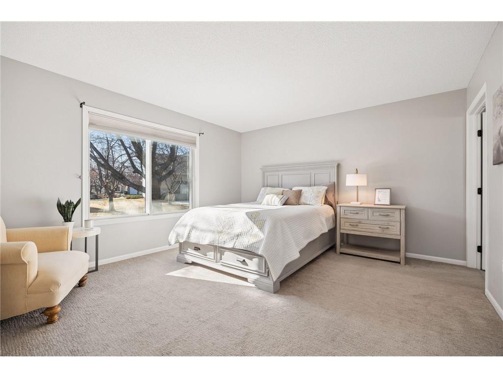 537 Markgrafs Lake Alcove Woodbury MN 55129 7029886 image25