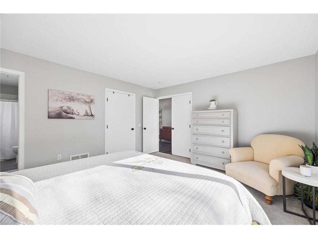 537 Markgrafs Lake Alcove Woodbury MN 55129 7029886 image27