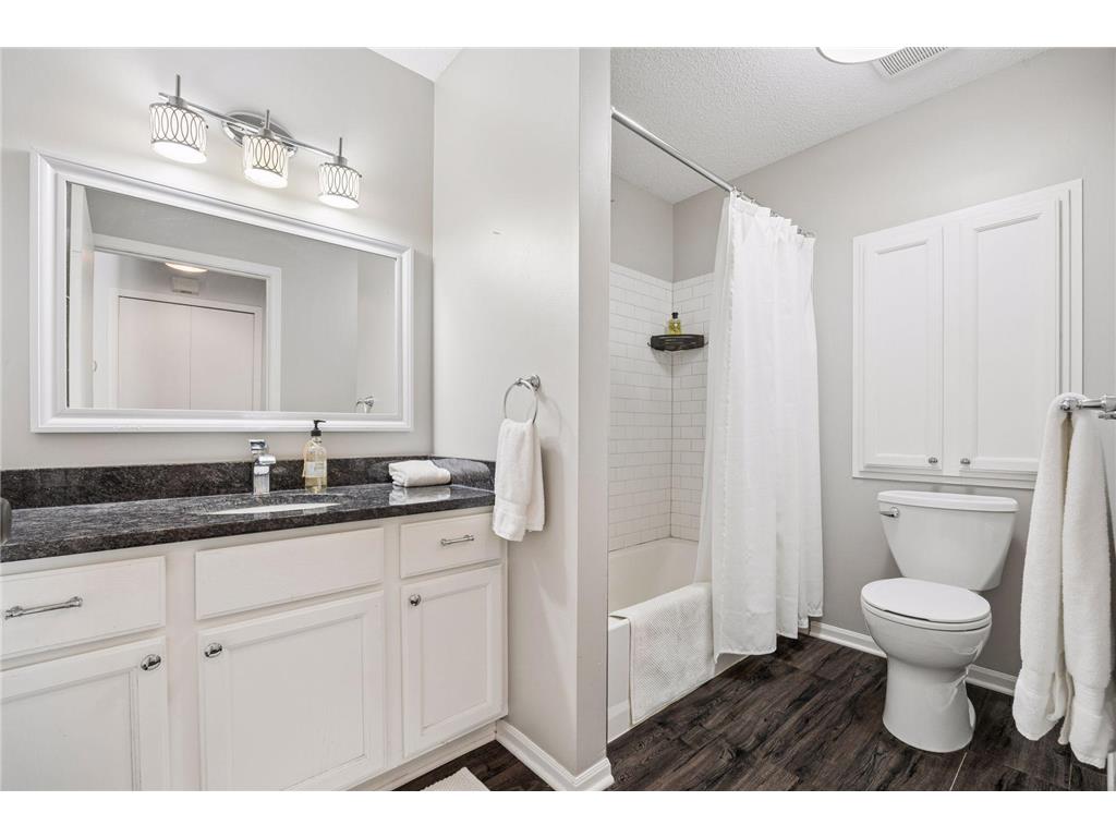 537 Markgrafs Lake Alcove Woodbury MN 55129 7029886 image33