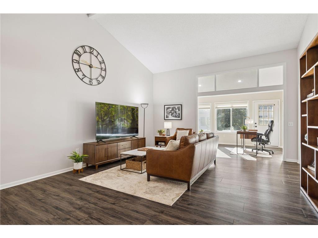 537 Markgrafs Lake Alcove Woodbury MN 55129 7029886 image5