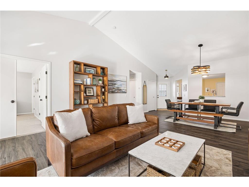 537 Markgrafs Lake Alcove Woodbury MN 55129 7029886 image8