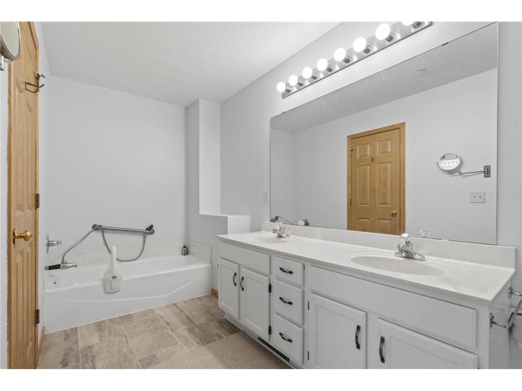 538 Queens Gate New Brighton MN 55112 7077911 image19