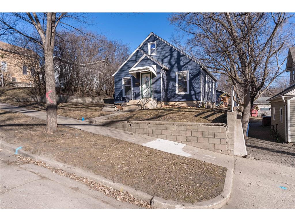 538 W Summit Avenue, Fergus Falls, MN, 56537 MLS 6515559 Edina Realty