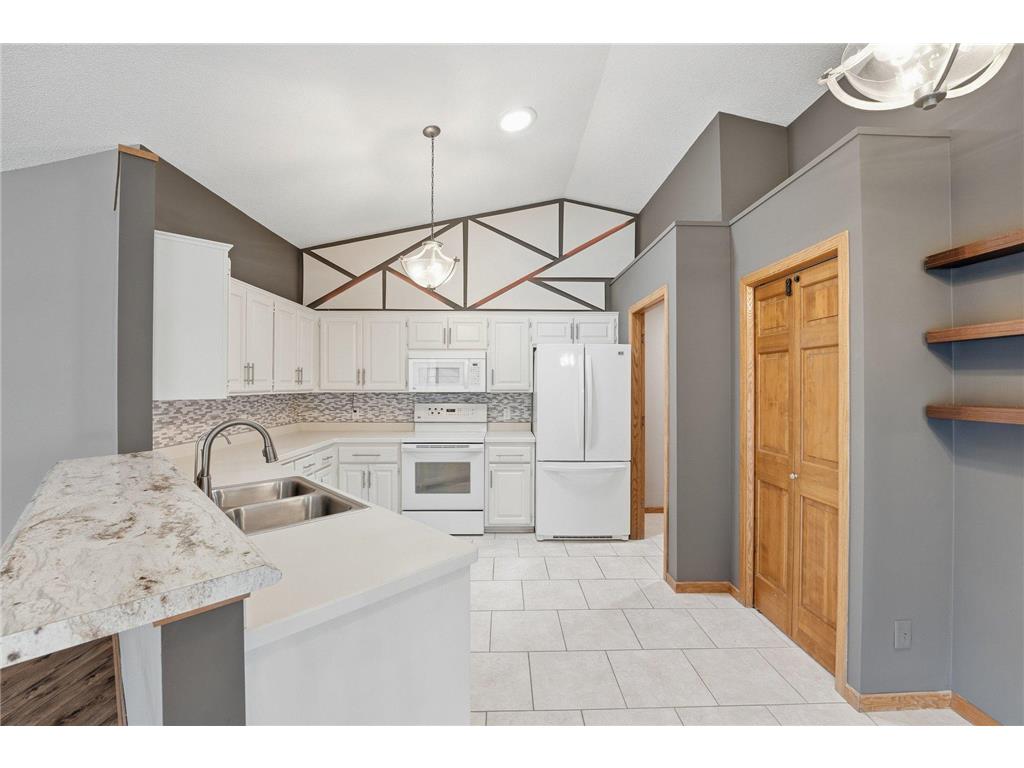 5386 Emerald Way Apple Valley MN 55124 7063867 image15