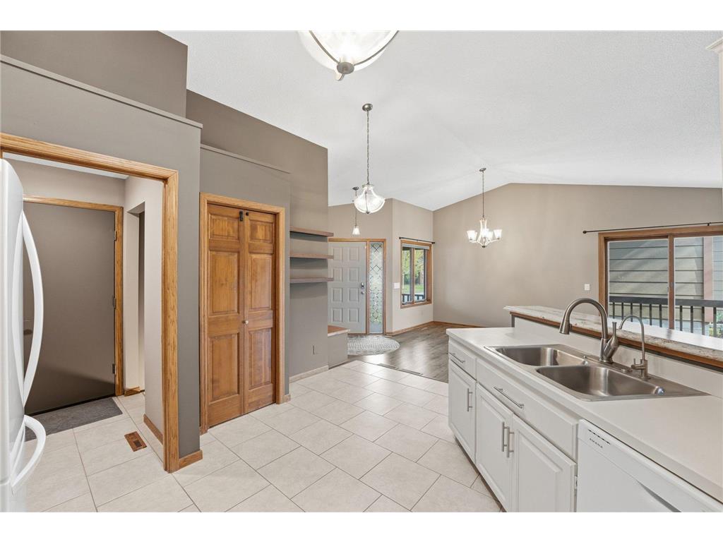 5386 Emerald Way Apple Valley MN 55124 7063867 image20