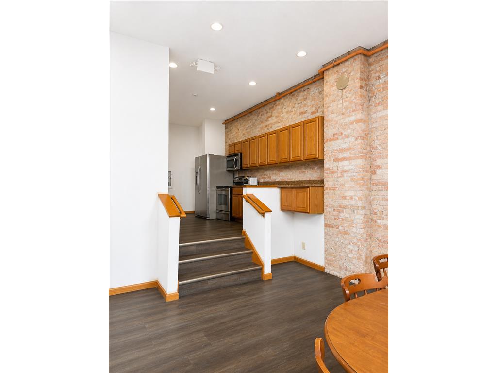 539 Pacific Avenue SW #student Willmar MN 56201 7105571 image2