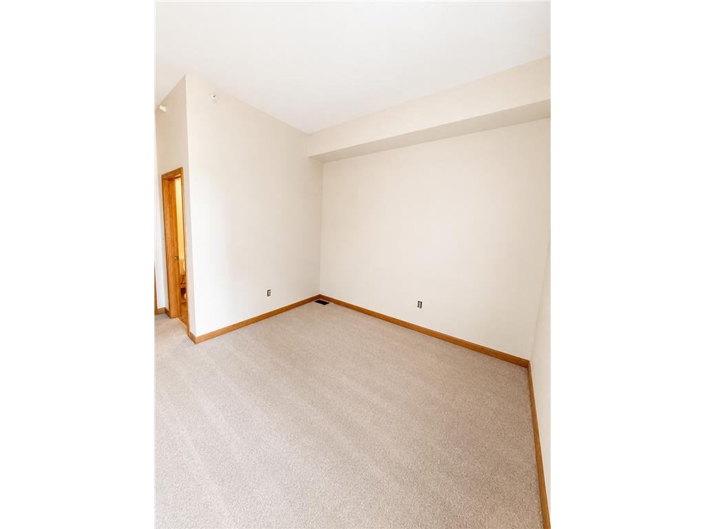 539 Pacific Avenue SW #student Willmar MN 56201 7105571 image4