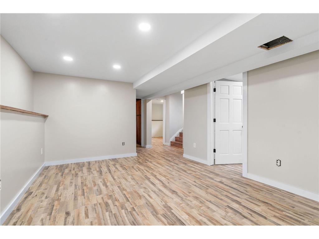 540 4th Street E Wanamingo MN 55983 6809061 image23