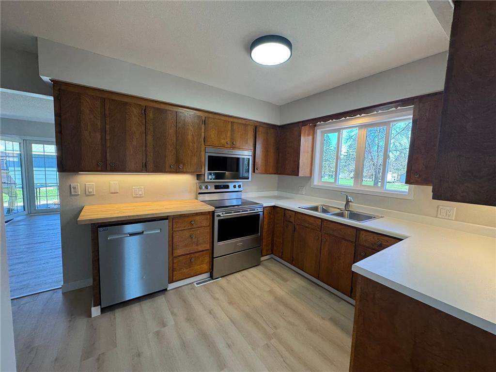 540 E 2nd Street Waconia MN 55387 7072512 image4