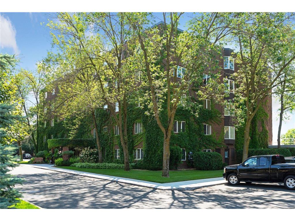 540 Indian Mound Street #1A Wayzata MN 55391 - Lake Minnetonka 7047326 image2