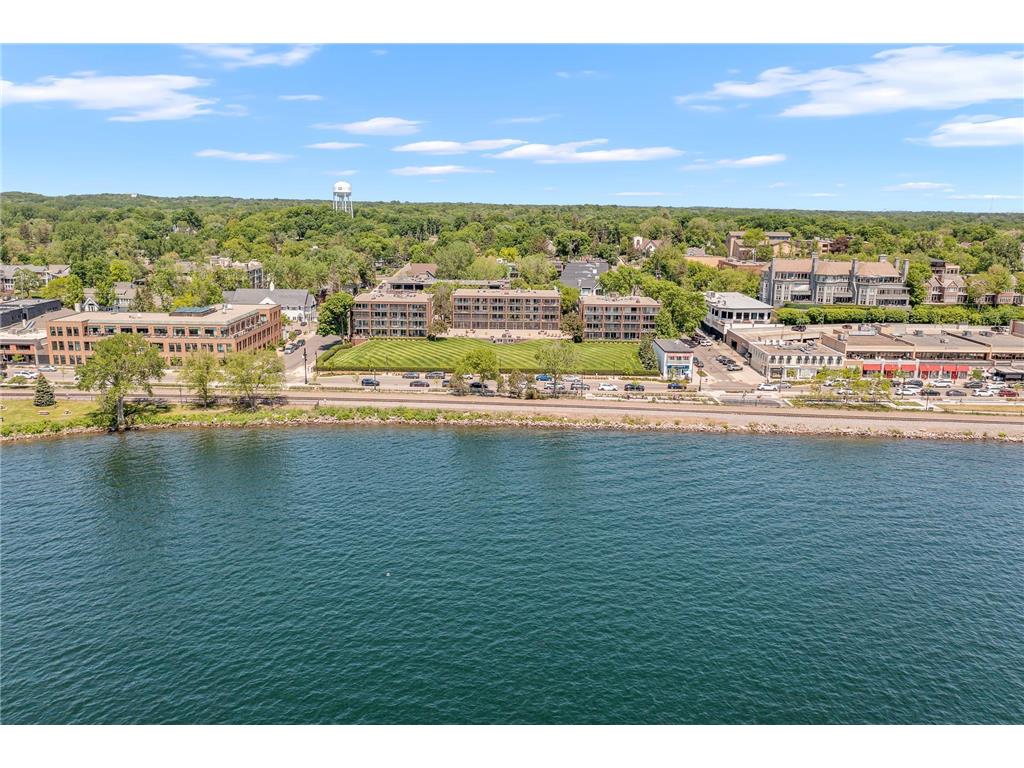 540 Indian Mound Street #1B Wayzata MN 55391 - Lake Minnetonka 6442574 image1