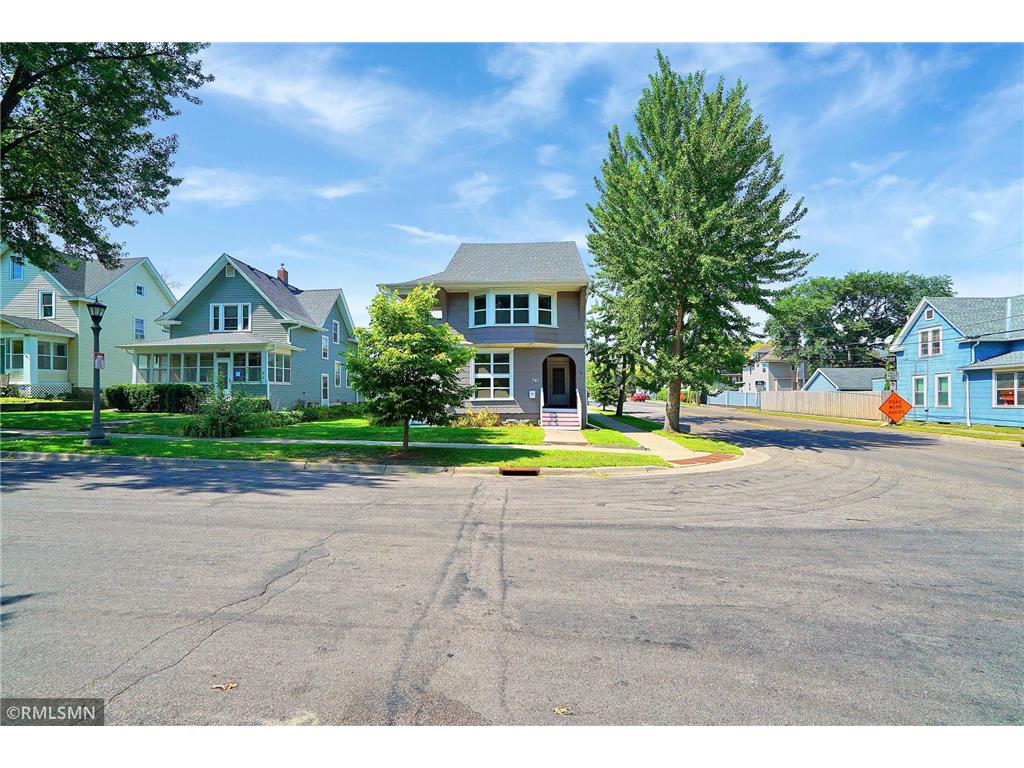 541 Manomin Avenue Saint Paul MN 55107 6423769 image1