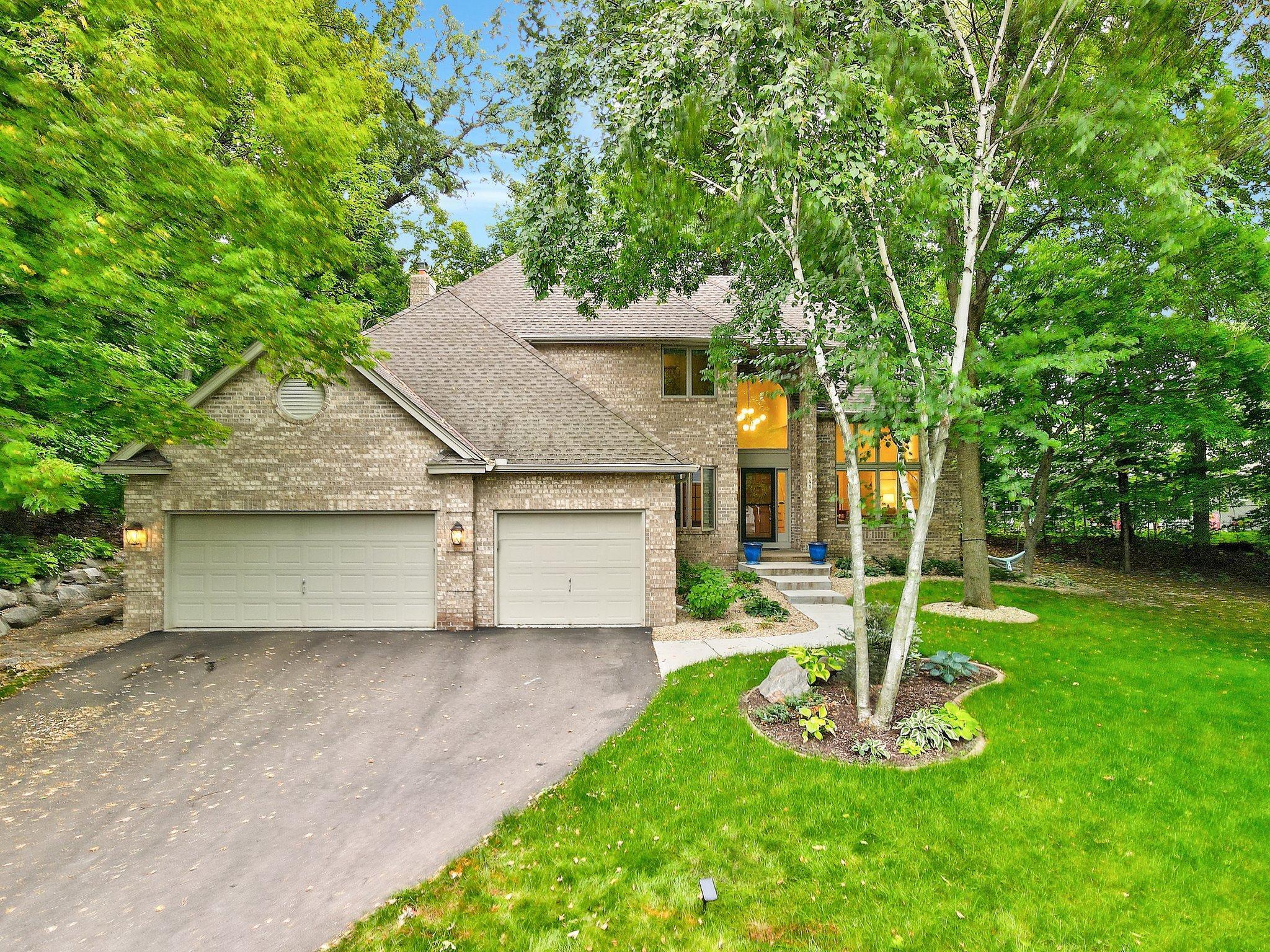 541 Shadowmere Drive, Chanhassen, MN 55317 MLS 6093007 Edina Realty