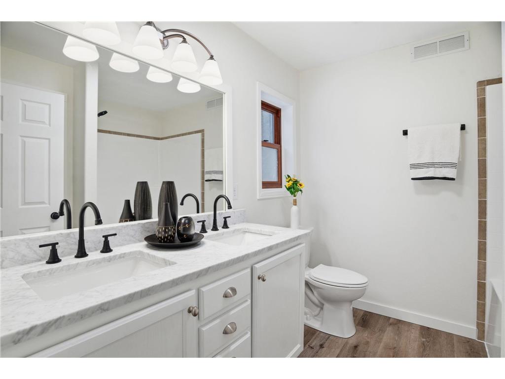 5411 Pine Lane North Branch MN 55056 7000884 image23